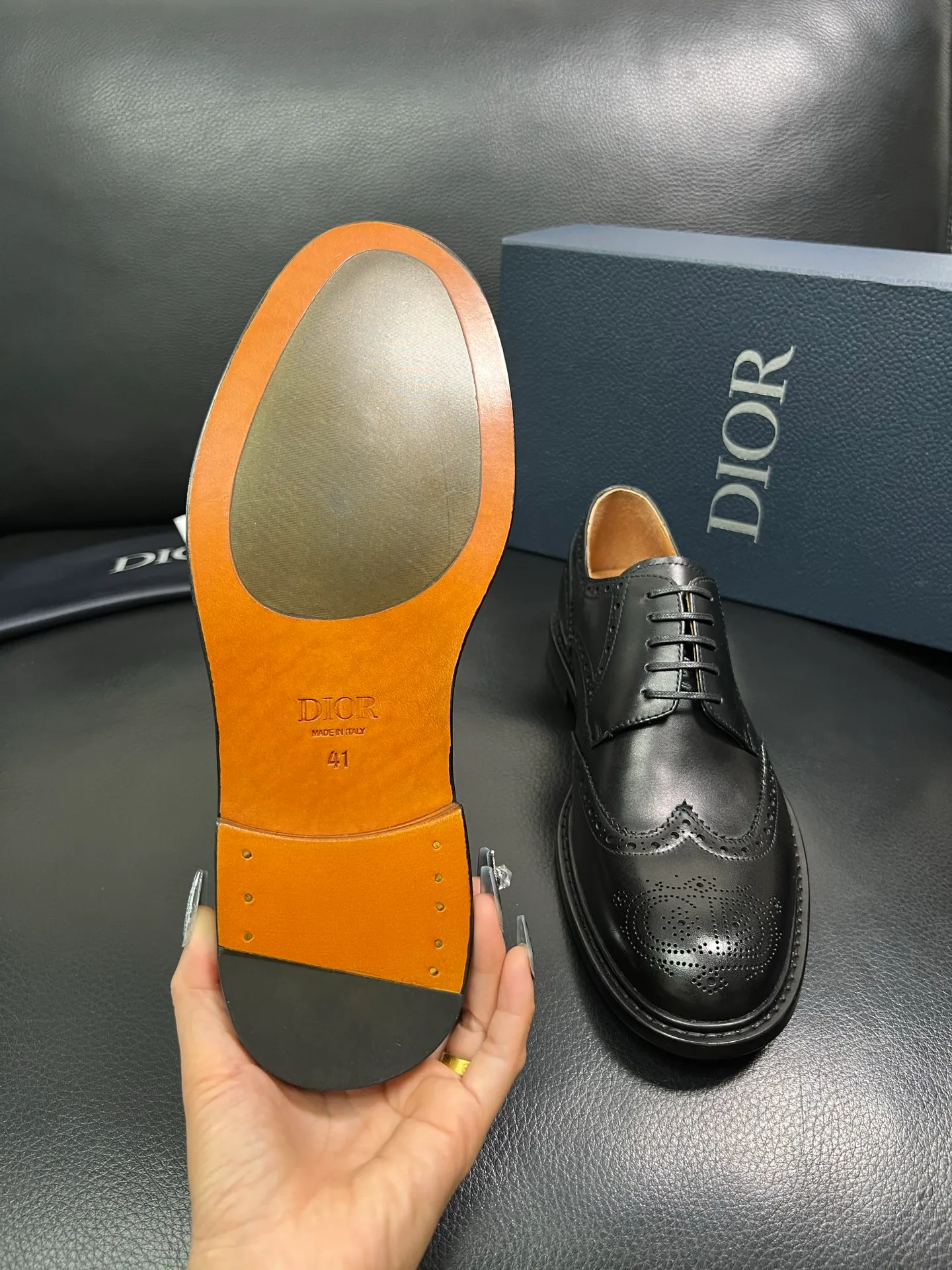Men's shoes 💰940 Dior top purchasing agent, synchronized with Dior counters, original factory configuration, imported Italian cowhide, fully imported water-dyed cowhide lining, sole: original factory special supply, original sole super comfortable, original factory follow-up order 🔍🔍High quality, welcome to compare, code number 39-44 (can be ordered 38 45 46) 85868